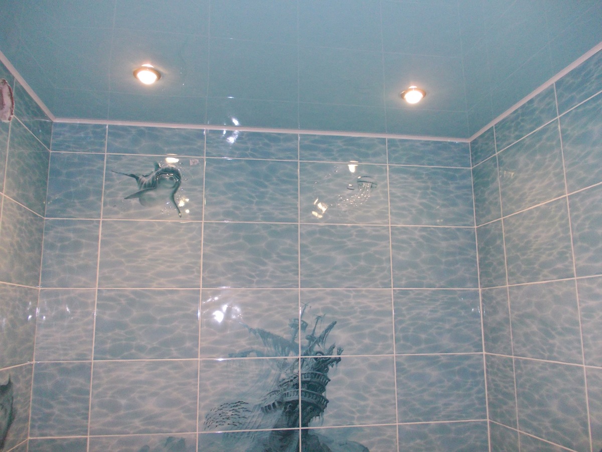 Натяжной потолок в ванной белый. Натяжные потолки в Томске и Северске от производителя Потолок-Центр по доступным ценам.